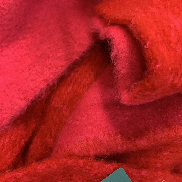 Anthropologie red/ pink reversible fringe soft scarf  new with tags - Picture 3 of 6